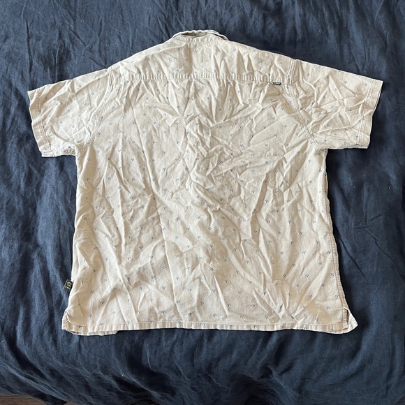 Howler shirt - Picture 2 of 3